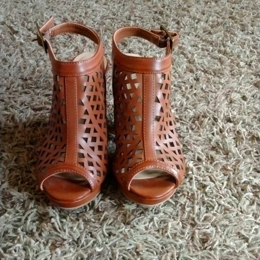 Brown opentoed highheels